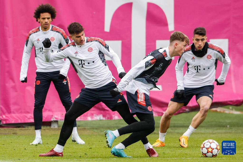  德国杯四分之一决赛，拜仁大胜法兰克福