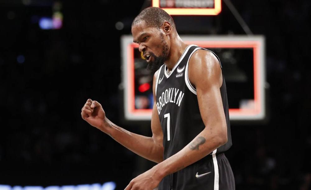  杜兰特关键球命中篮网险胜公牛